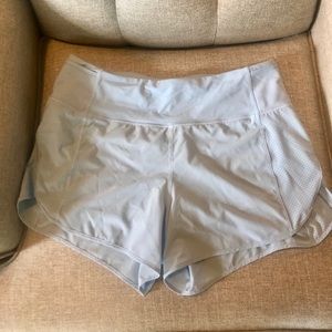 Lululemon Speed up short 4”